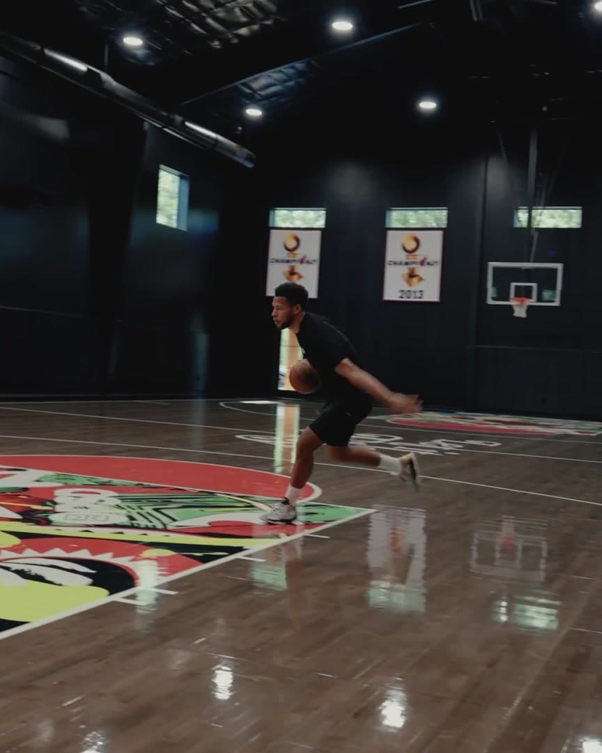 Vertical short-form basketball training content